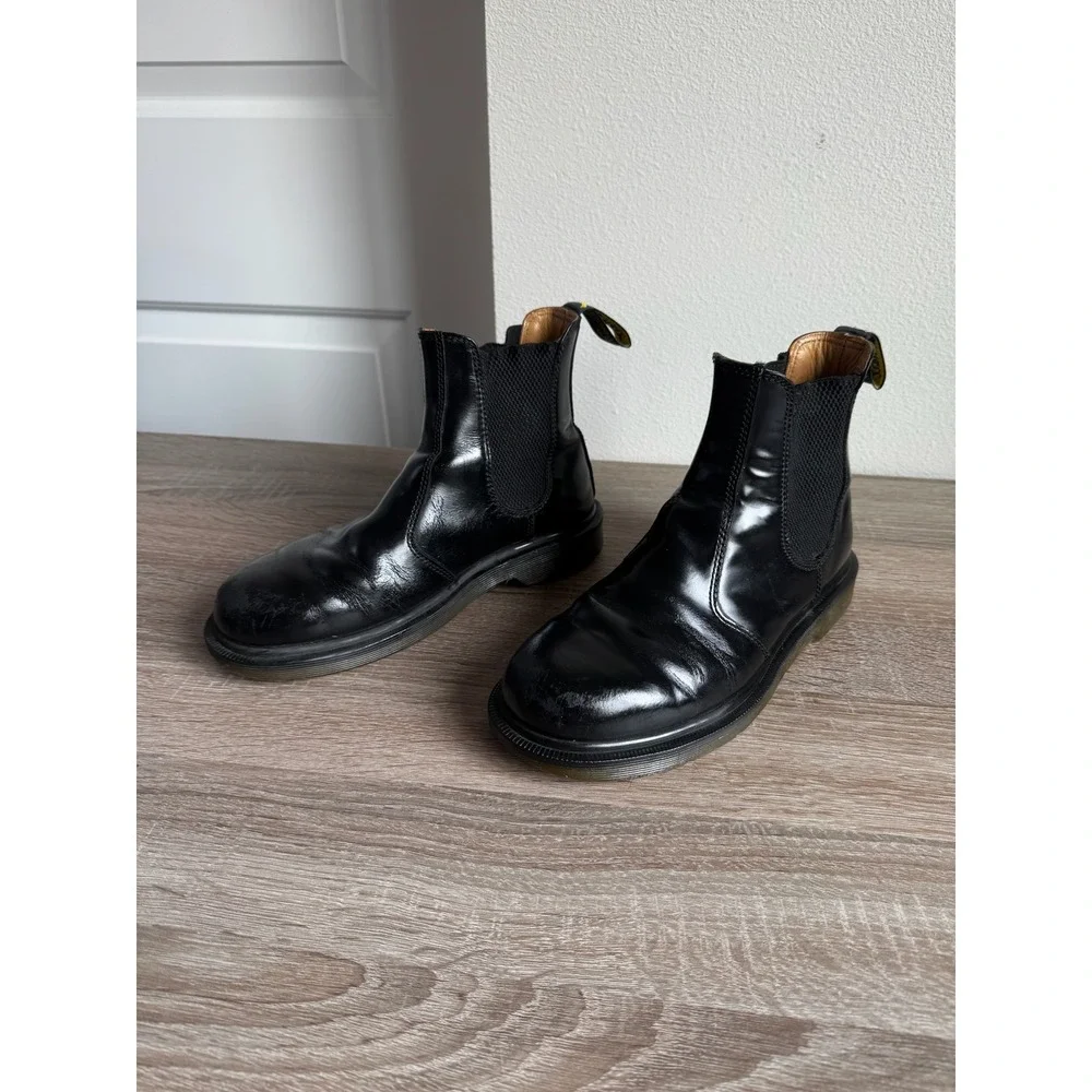 Dr. Martens 2976 Black Leather Chelsea Boots Mens 7, EU 39 AirWair AW004